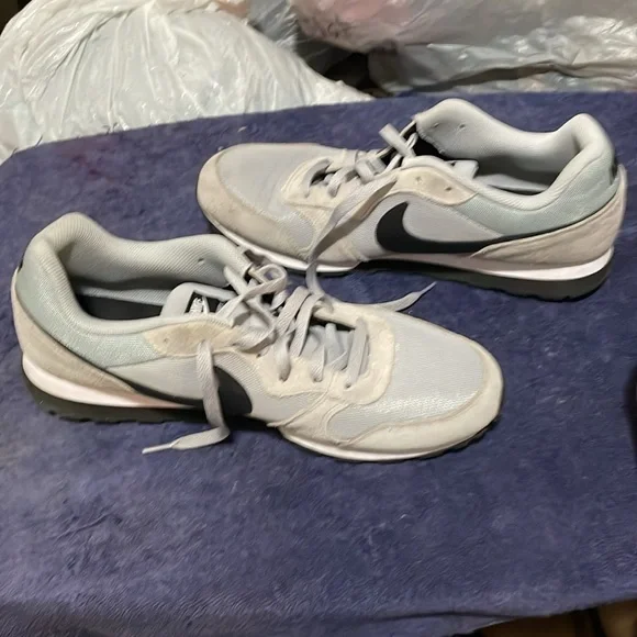 Nike MD runner 2 men’s 13 wolf grey 749794-002 - Picture 5 of 10